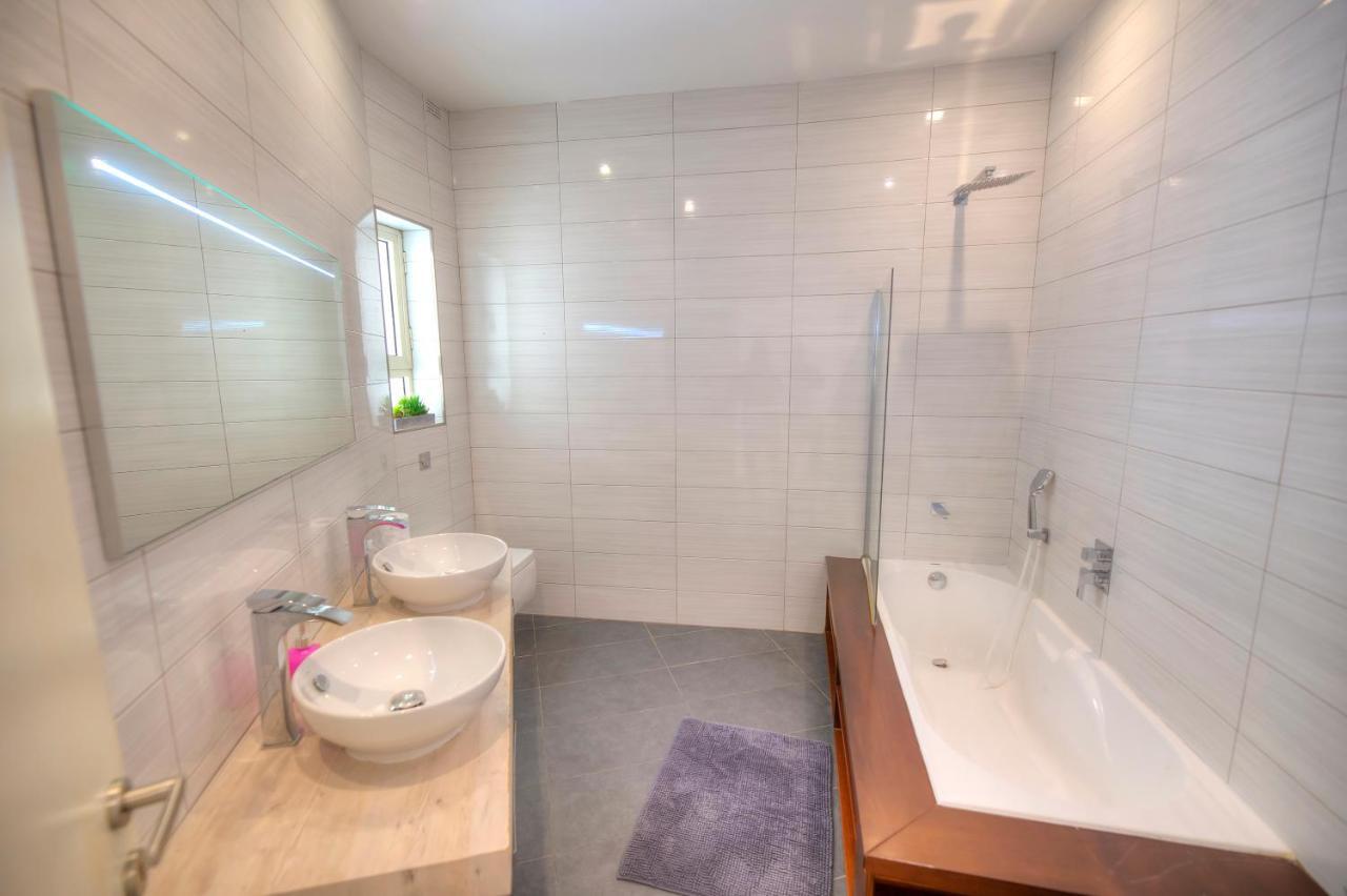 Spacious 4 Bedrooms With Sea View Balcony Goslm-3 Слима Экстерьер фото