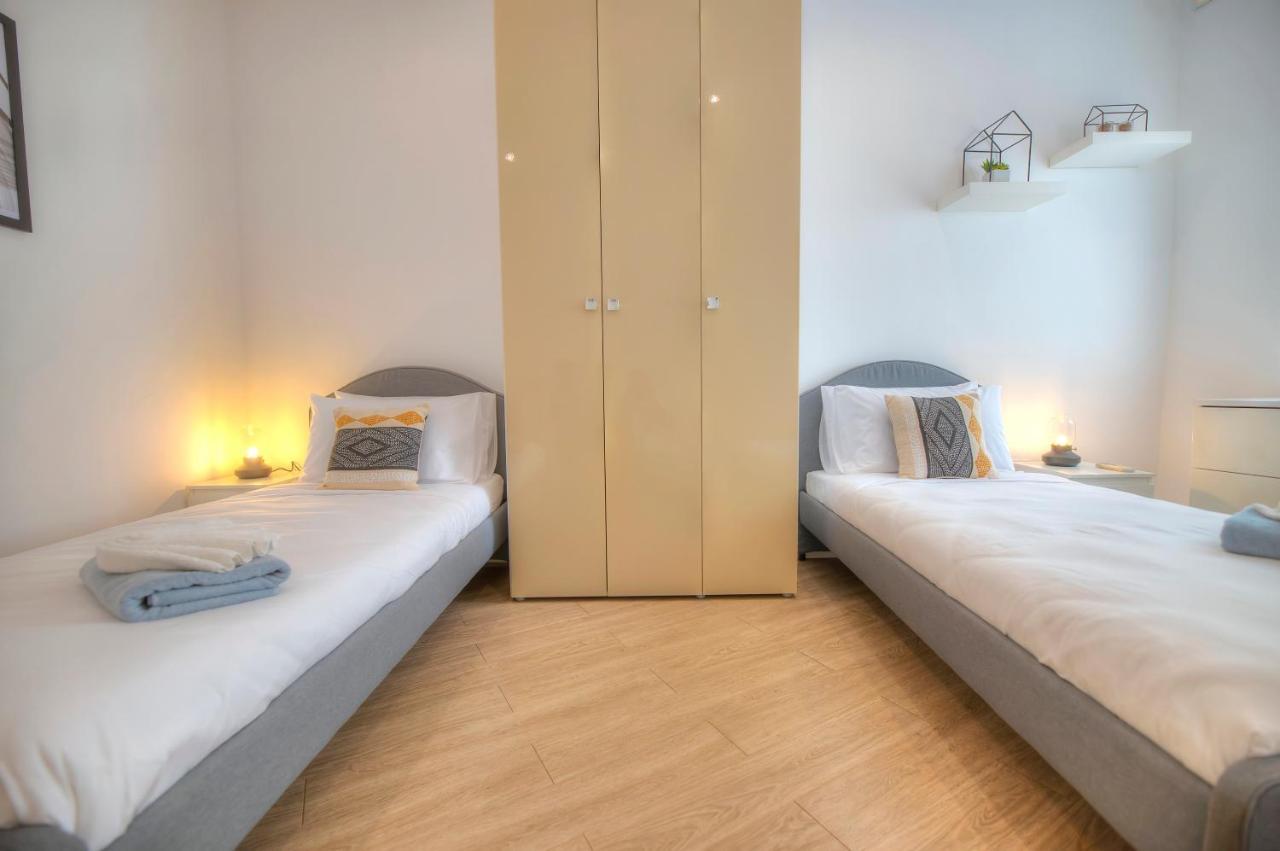 Spacious 4 Bedrooms With Sea View Balcony Goslm-3 Слима Экстерьер фото