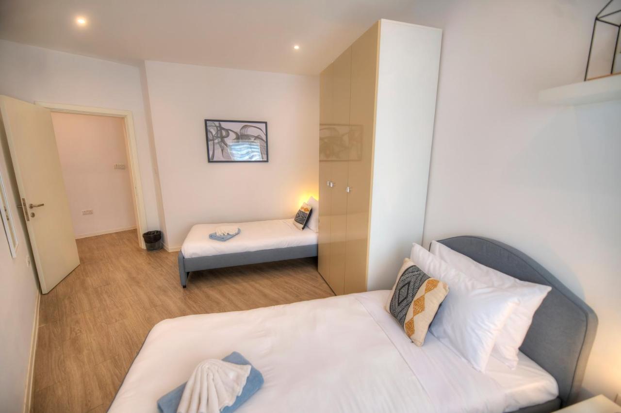 Spacious 4 Bedrooms With Sea View Balcony Goslm-3 Слима Экстерьер фото